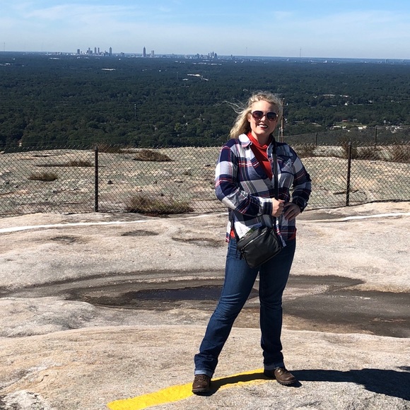 Meet your Posher, Keriann โ๏ธ - Picture 3 of 7